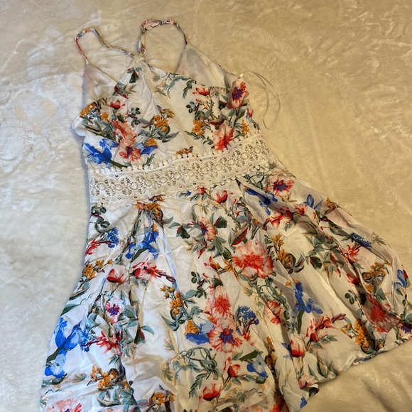 Floral Romper - Picture 4 of 4